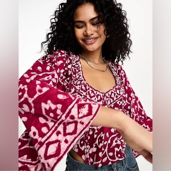 FREE PEOPLE On The Block Batik Print Bell Sleeve Top Berry L NWT - Picture 1 of 6